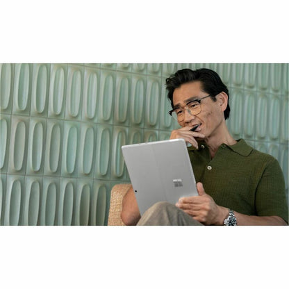 Tablette Microsoft Surface Pro 10 - 13" - Technologie vPro - 32 Go - SSD 256 Go - Platinum XP7-00001