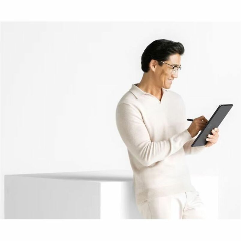 Tablette Microsoft Surface Pro 10 - 13" - Technologie vPro - 32 Go - SSD 256 Go - Windows 11 Pro - Noir ZDV-00019