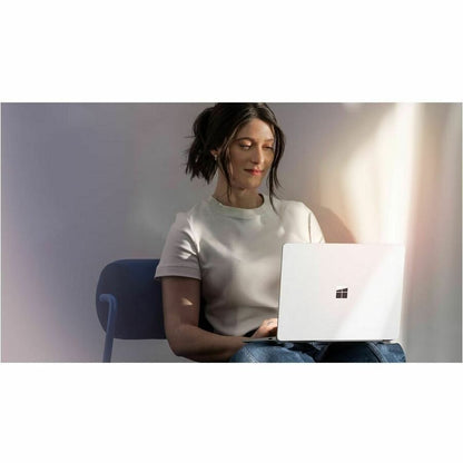 Ordinateur portable Microsoft Surface Laptop 7 15" à écran tactile - Qualcomm Snapdragon X Elite - 32 Go - SSD 1 To - Clavier anglais - Graphite ZHR-00001