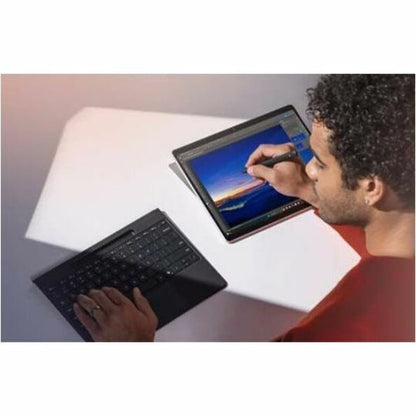 Tablette Microsoft Surface Pro 11 - 13" - Qualcomm - 16 Go - SSD 256 Go - Windows 11 - Platine ZIK-00001