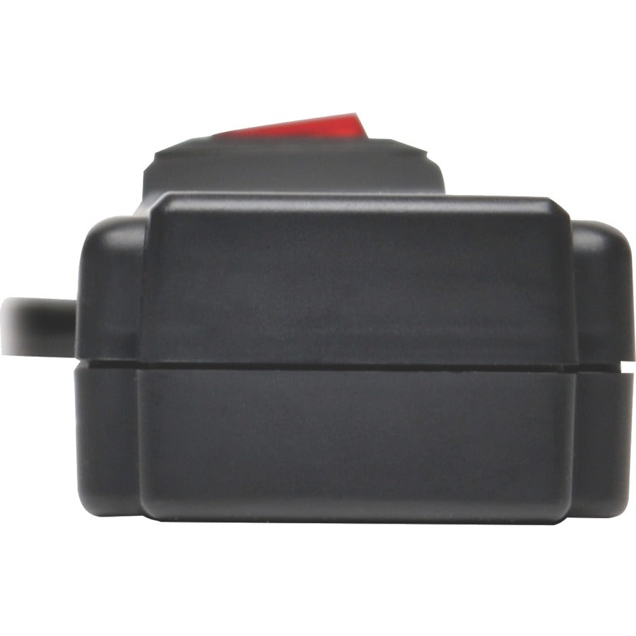 Multiprise avec parasurtenseur Tripp Lite 6 prises 2 ports USB Cordon de 6 pi Noir - 6 x NEMA 5-15R, 2 x USB - 1875 VA - 990 J - Entrée 120 V CA TLP606USBB