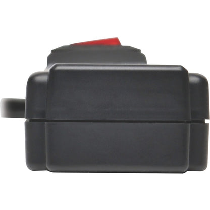 Multiprise avec parasurtenseur Tripp Lite 6 prises 2 ports USB Cordon de 6 pi Noir - 6 x NEMA 5-15R, 2 x USB - 1875 VA - 990 J - Entrée 120 V CA TLP606USBB