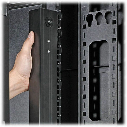 Tripp Lite by Eaton PDU3XEVSR6G32B 30-Outlet PDU PDU3XEVSR6G32B