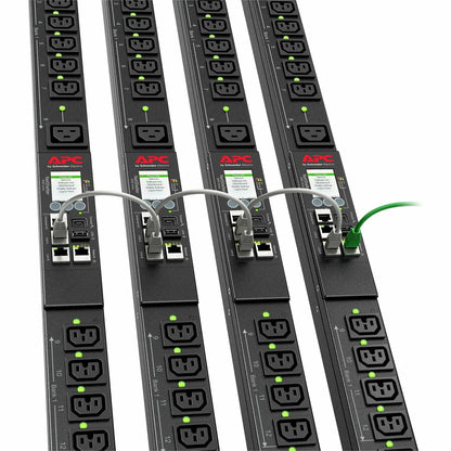 Unité de distribution d'alimentation à 24 prises APC by Schneider Electric NetShelter 9000 APDU9965