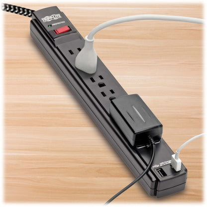 Parasurtenseur/protecteur de surtension à 6 prises Tripp Lite by Eaton Safe-IT TLP610BUAM TLP610BUAM