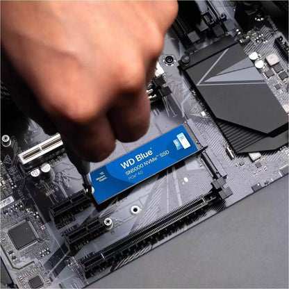 Disque SSD WD Blue SN5000 WDS200T4B0E 2 To - M.2 2280 interne - PCI Express NVMe (PCI Express NVMe 4.0 x4) WDS200T4B0E