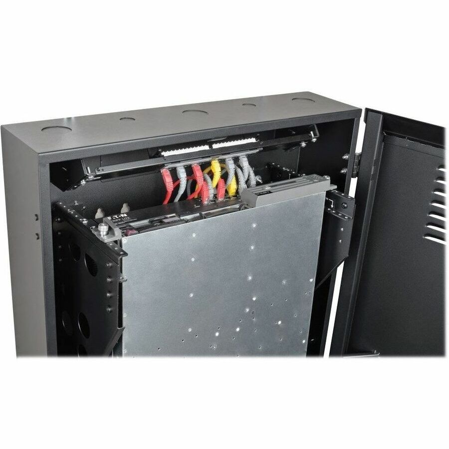 Armoire rack SmartRack SRWF6U36 de Tripp Lite par Eaton SRWF6U36