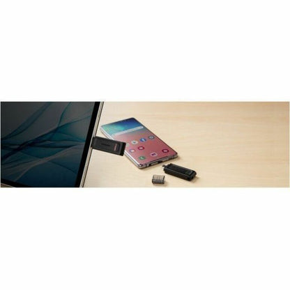 Clé USB 3.2 (1ère génération) Type C Kingston DataTraveler 70 256 Go DT70/256GBCR