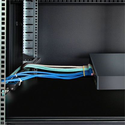 StarTech.com Barre de gestion de câbles horizontale 1U avec profondeur réglable, barre de laçage montable en rack de 19 pouces pour racks/armoires/panneaux de brassage organisés 12S-CABLE-LACING-BAR