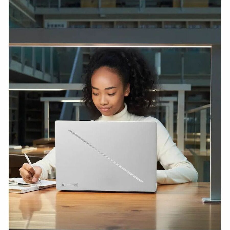 Ordinateur portable de jeu Asus ROG Zephyrus G16 GU605 GU605MZ-XS96 16" - 2,5K - Intel Core Ultra 9 185H - 32 Go - SSD 1 To GU605MZ-XS96