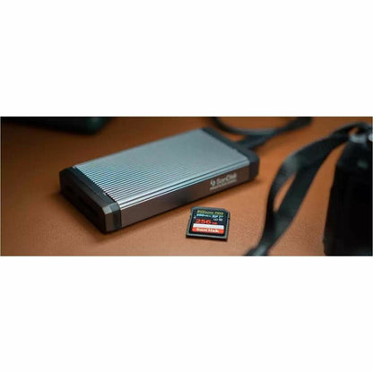 SanDisk Professional PRO-READER SDPR5A8-0000-GBAND Flash Reader SDPR5A8-0000-GBAND