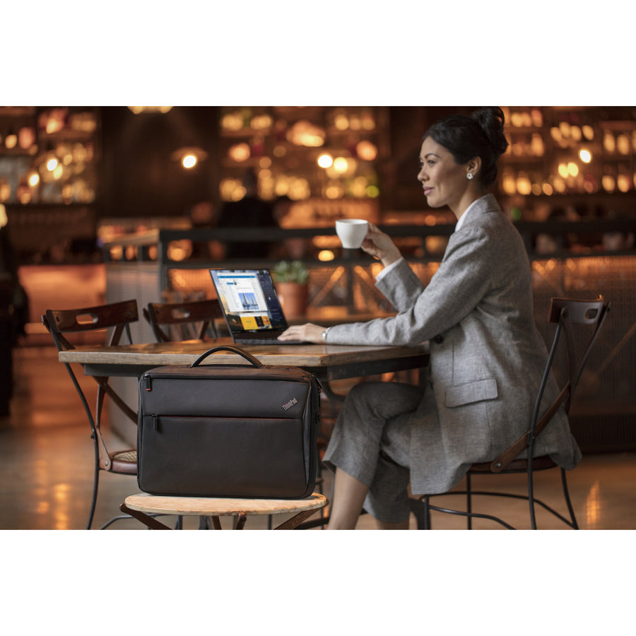 Lenovo PROFESSIONAL Carrying Case for 15.6" Notebook - Black 4X40Q26385