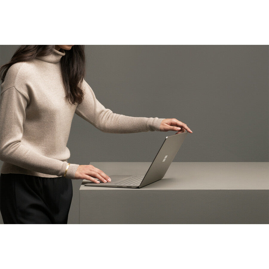 Ordinateur portable à écran tactile Microsoft Surface 13,5" - Intel Core i5 7e génération i5-7300U - 8 Go - SSD 256 Go - Graphite Gold DAG-00003