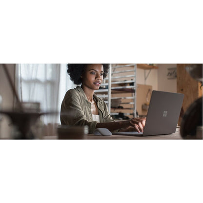 Ordinateur portable à écran tactile Microsoft Surface 13,5" - Intel Core i5 7e génération i5-7300U - 8 Go - SSD 256 Go - Graphite Gold DAG-00003
