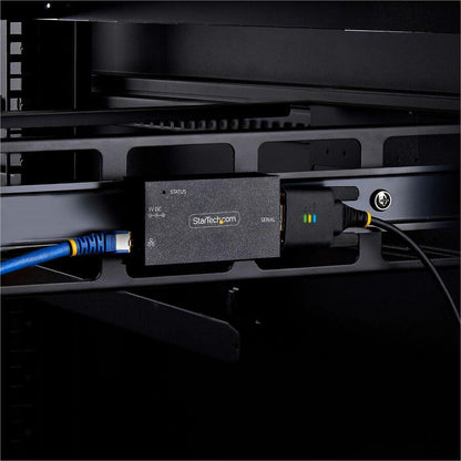 Adaptateur série vers Ethernet 1 port StarTech.com, serveur de périphériques série IP pour périphériques RS232 distants, montage mural/rail DIN, convertisseur LAN vers DB9 I13-SERIAL-ETHERNET