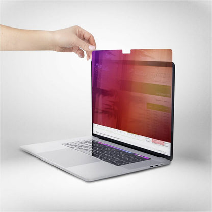 StarTech.com Écran de confidentialité 21/23 pouces pour MacBook Pro 16 pouces, filtre doré avec confidentialité améliorée, filtre de sécurité informatique, angle de vue de +/- 30 degrés 162MG-PRIVACY-SCREEN