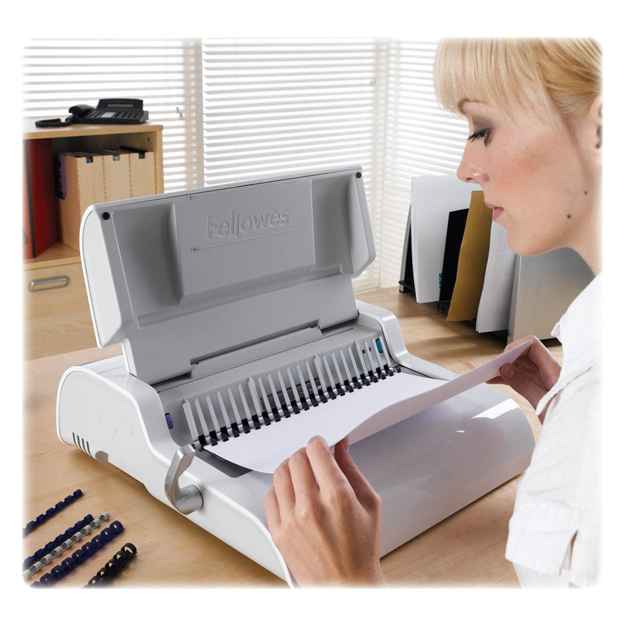 Machine à relier à peigne Fellowes Pulsar™+ 300 avec kit de démarrage 5006801