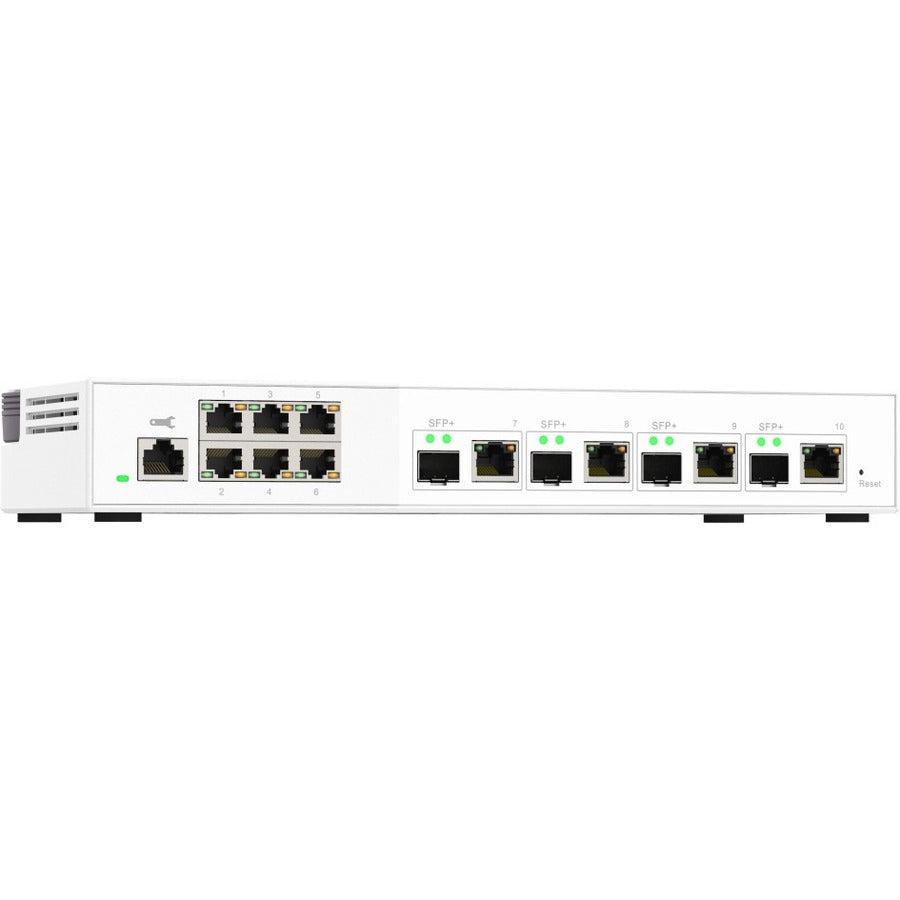 Switch QNAP 10GbE et 2,5GbE Layer 2 géré par le Web pour le déploiement de réseaux SMB QSW-M2106-4C-US