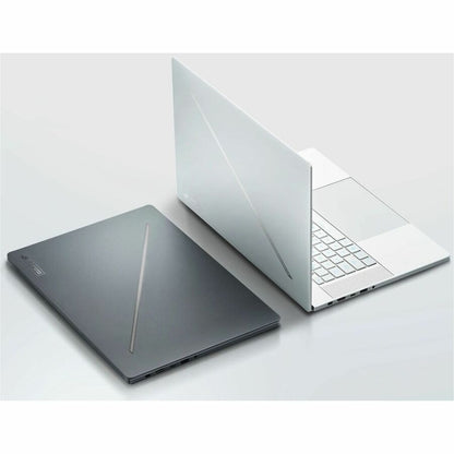 Ordinateur portable de jeu Asus ROG Zephyrus G16 GA605 GA605WI-XB96 16" - 2,5K - AMD Ryzen AI 9 370 - 32 Go - SSD 1 To GA605WI-XB96