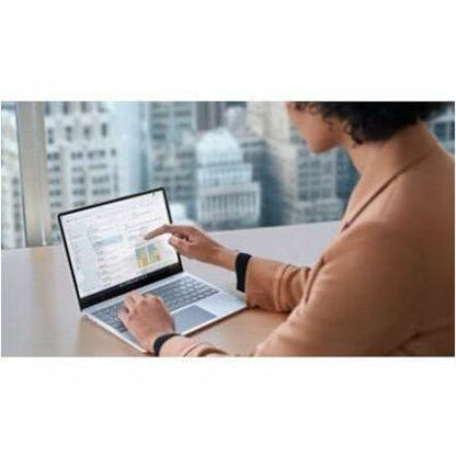 Ordinateur portable Microsoft Surface Laptop Go 3 12,4" à écran tactile - Intel Core i5 - 16 Go - SSD 512 Go - Clavier anglais, français - Platinum XLG-00002