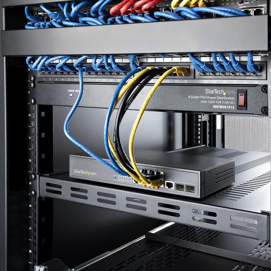 StarTech.com Étagère de montage en rack ventilée à 4 montants 1U de 19,5 à 38 pouces de profondeur de montage réglable - Étagère de rack fixe robuste - 330 lb / 150 kg - 27,5 pouces de profondeur ADJSHELFHDV