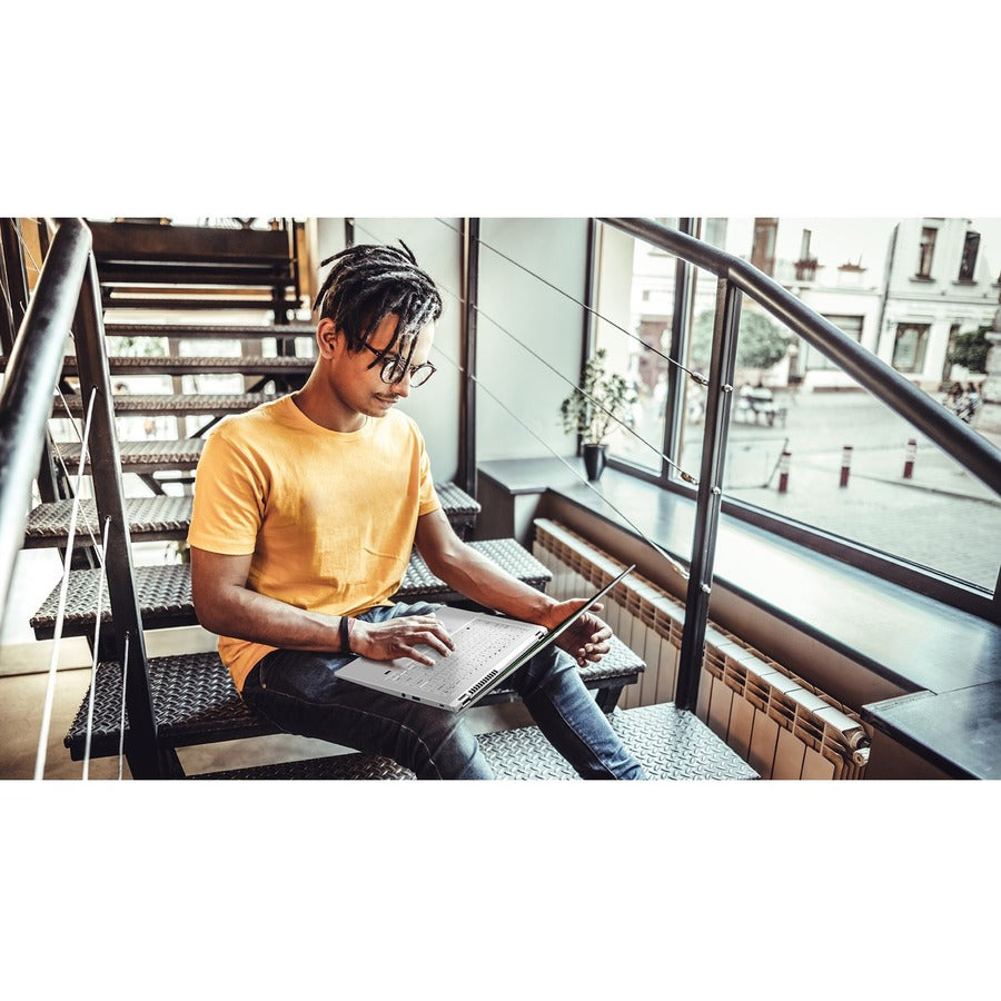 Ordinateur portable Acer Swift 3 SF314-511 SF314-511-52EE 14" - Full HD - Intel Core i5 11e génération i5-1135G7 - 8 Go - SSD 512 Go - Clavier anglais (États-Unis), français - Argent pur NX.ABNAA.00F