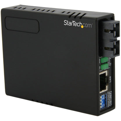 Convertisseur de média fibre optique vers Ethernet multimode 10/100 SC 2 km avec PoE MCM110SC2P de StarTech.com