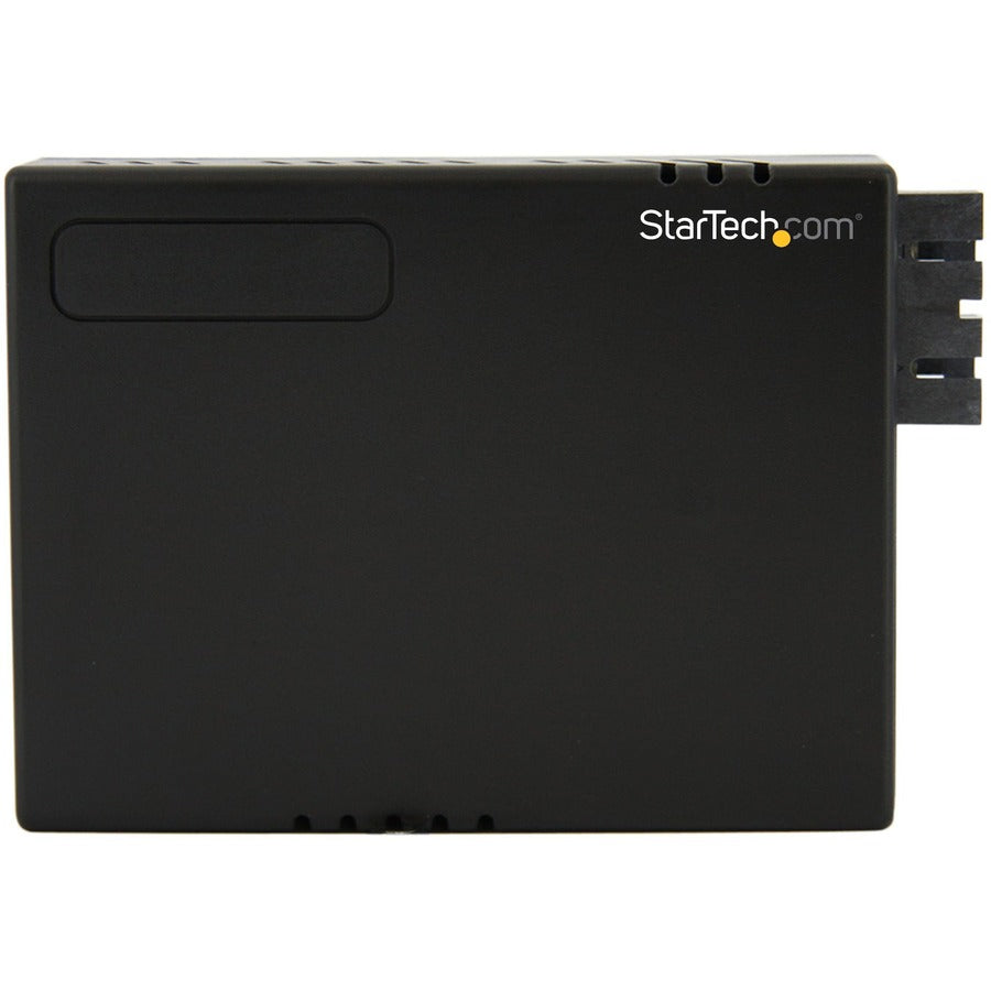 Convertisseur de média fibre optique vers Ethernet multimode 10/100 SC 2 km avec PoE MCM110SC2P de StarTech.com