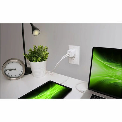Chargeur GaN double USB-C 65 W IOGEAR GearPower GPAWC65W