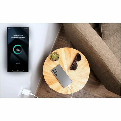Chargeur GaN double USB-C 65 W IOGEAR GearPower GPAWC65W