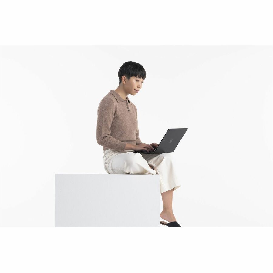 Ordinateur portable Microsoft Surface Laptop 4 13,5" à écran tactile - Intel Core i5 11e génération i5-1135G7 - 8 Go - SSD 512 Go - Clavier français - Noir mat 5BT-00078