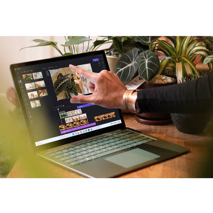 Ordinateur portable Microsoft Surface Laptop 5 13,5" à écran tactile - Intel Core i7 12e génération i7-1265U - Plateforme Intel Evo - 16 Go - SSD 512 Go - Clavier anglais, français - Noir mat TBJ-00001