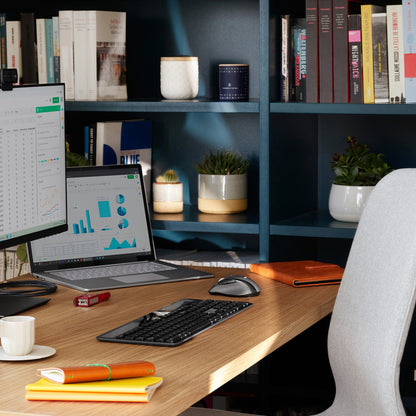 Clavier solaire sans fil Logitech K750 pour Windows, sans fil 2,4 GHz avec récepteur USB Unifying, ultra-mince, compatible avec PC, ordinateur portable 920-002912