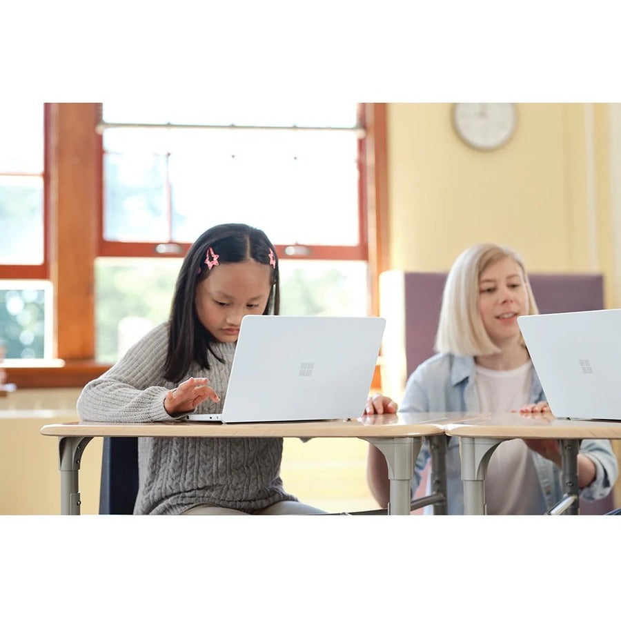 Ordinateur portable Microsoft Surface Laptop SE 11,6" - HD - Intel - 8 Go - Mémoire flash 128 Go - Glacier KF8-00002