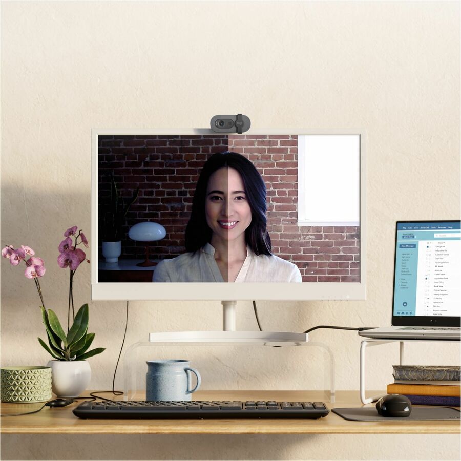 Webcam Logitech BRIO 100 - 2 mégapixels - 30 ips - Graphite - USB Type A 960-001580