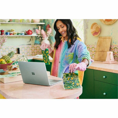 Ordinateur portable Microsoft Surface Laptop 5 13,5" à écran tactile - Intel Core i5 - 8 Go - SSD 256 Go - Clavier anglais - Platinum R1B-00001