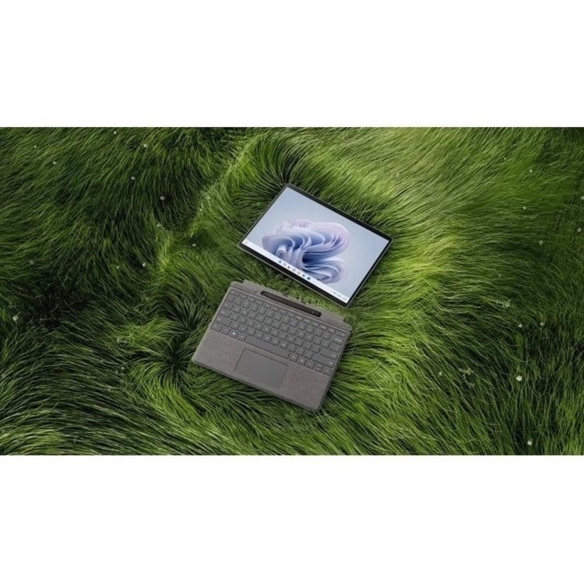Tablette Microsoft Surface Pro 9 - 13" - 8 Go - SSD 256 Go - Windows 11 Pro 64 bits - Platine QGB-00001