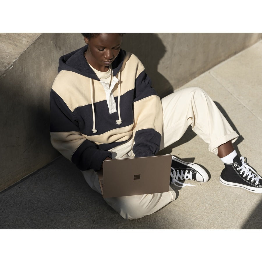 Ordinateur portable à écran tactile Microsoft Surface Laptop Go 12,4 pouces - Intel Core i5 10e génération i5-1035G1 - 8 Go - SSD 128 Go - Clavier français canadien - Sandstone 14G-00036