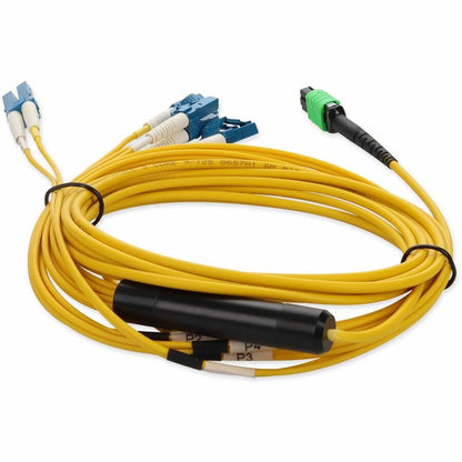 Câble de raccordement jaune AddOn 3 m MPO vers 4xLC Duplex Fanout SMF pour Juniper MTP-4LC-S3M-AO