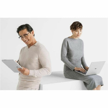 Ordinateur portable Microsoft Surface Laptop 6 15" à écran tactile - Intel Core Ultra 7 165H - 16 Go - SSD 256 Go - Clavier anglais, français - Platinum ZLP-00026