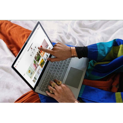 Ordinateur portable Microsoft Surface Laptop 5 15" à écran tactile - Intel Core i7 12e génération i7-1265U - Plateforme Intel Evo - 8 Go - SSD 256 Go - Clavier anglais, français - Platinum RBZ-00002