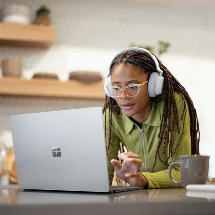 Ordinateur portable Microsoft Surface Laptop 5 15" à écran tactile - Intel Core i7 - Plateforme Intel Evo - 8 Go - SSD 512 Go - Clavier anglais, français - Platinum RG1-00002