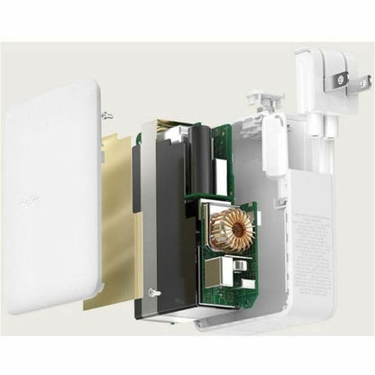 Chargeur mural portable Belkin GaN 140 W à 4 ports - 3 x USB-C, 1 x USB-A (140 W au total) - Charge rapide - Adaptateur secteur - Blanc WCH014dqWH