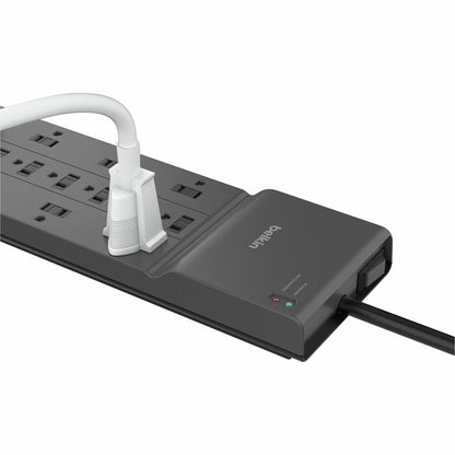 Parasurtenseur Belkin à 12 prises pour la maison/le bureau avec cordon de 8 pieds SRA009p12tt8