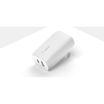 Chargeur mural portable Belkin 37 W à double port USB-C - 1 x USB-A (12 W), 1 x USB-C (30 W) - Charge rapide - Adaptateur secteur - Blanc WCB007DQWH