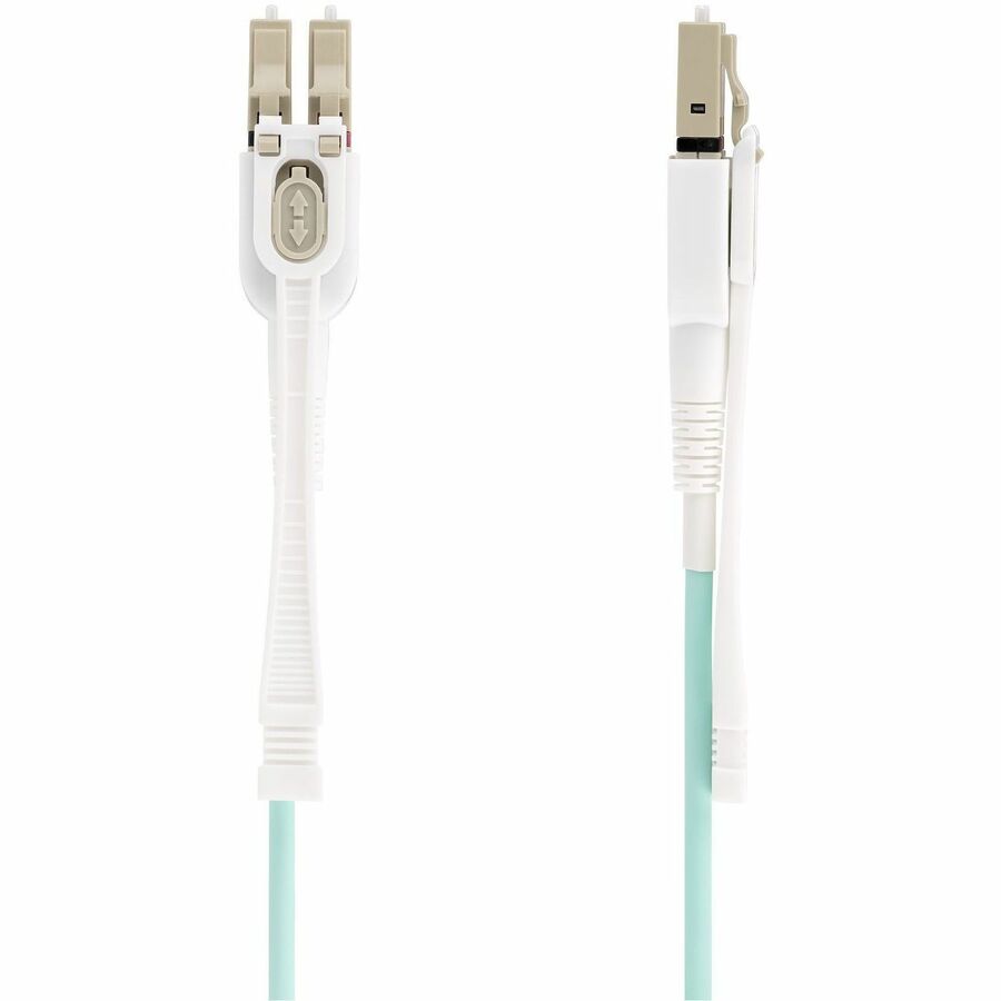 Câble à fibre optique multimode LC (UPC) OM4 de 10 m (32,8 pi) de StarTech.com, languettes Push Pull, 50/125, 100G, faible perte d'insertion, cordon de raccordement à fibre optique 450FBLCLC10PP