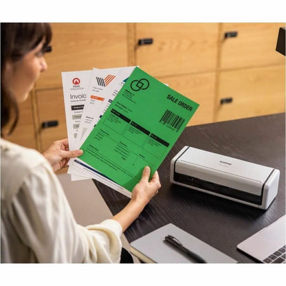 Scanner à feuilles grand format Brother ADS1350W - 600 x 600 ppp optique ADS-1350W