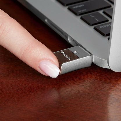 Clé USB 3.0 Verbatim Fingerprint Secure 70369