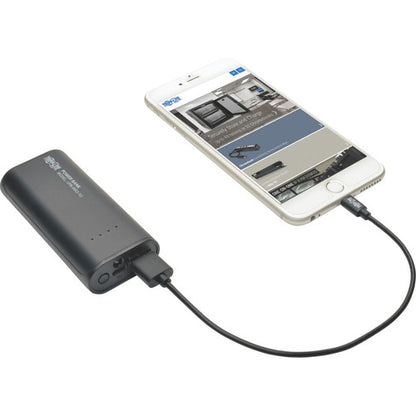 Chargeur de batterie USB portable Tripp Lite by Eaton 5200 mAh avec lampe de poche LED UPB-05K2-1U