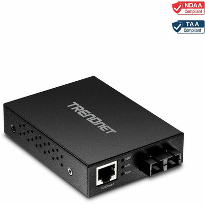 Convertisseur fibre optique multimode 1000Base-T vers 1000Base-SX de TRENDnet ; jusqu'à 550 m (1 800 pi) ; capacité de commutation de 2 Gbit/s ; TFC-GMSC TFC-GMSC